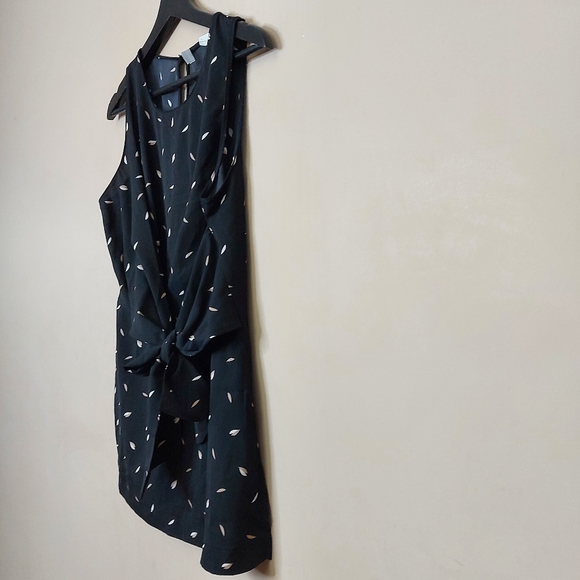 All in Favor faux wrap sleeveless blouse side slits back zip and keyhole… - Picture 3 of 8